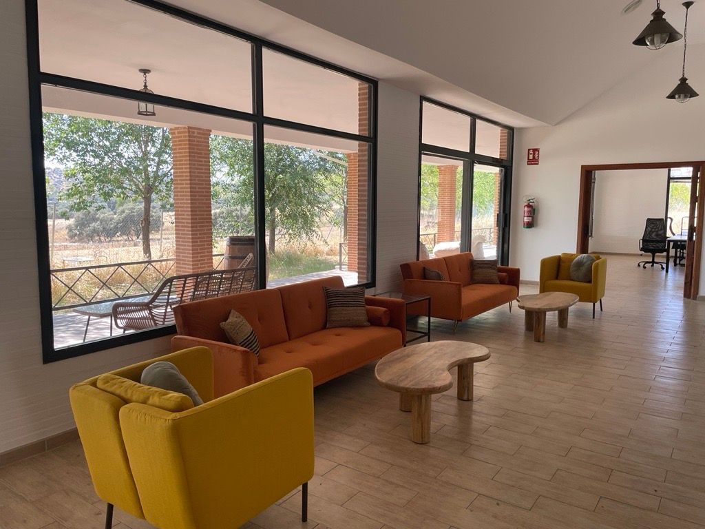 Coworking & Coliving in the Countryside: Redefining the Work-Life Balance for the Hybrid Generation